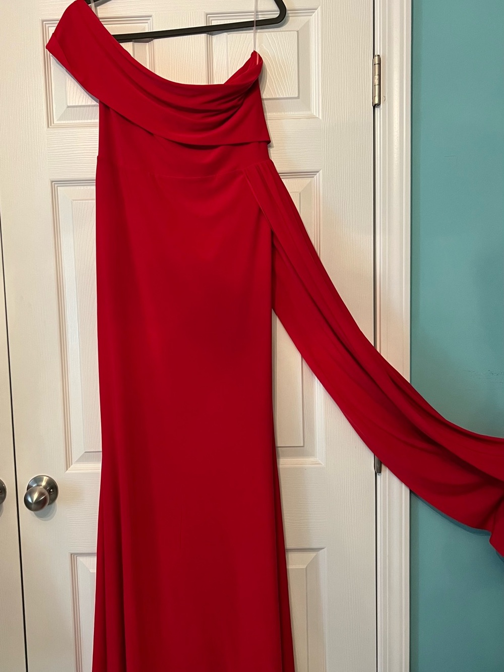 Club L London One-Shoulder Red Evening Gown